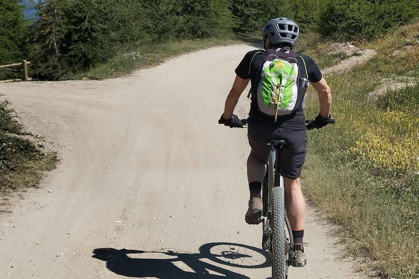 E-bike excursion in Sestriere along the Strada dell'Assietta at 2,400 meters
