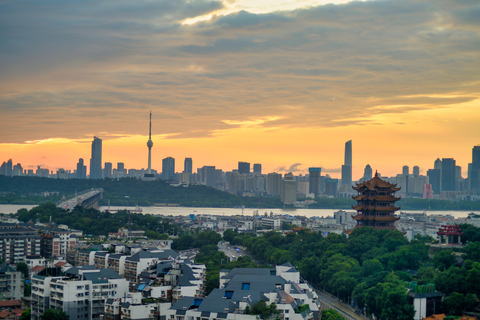 Wuhan: Yellow Crane Tower, East Lake & Hankow Tour