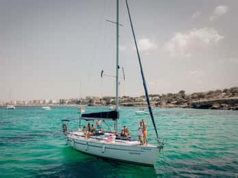 Desde Can Pastilla: Excursión en velero con comida y bebida.