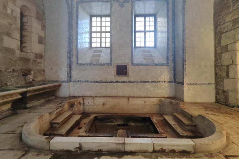 From Lisbon: Medieval Tour, Batalha, Tomar, Alcobaça, Óbidos Private Tour Option