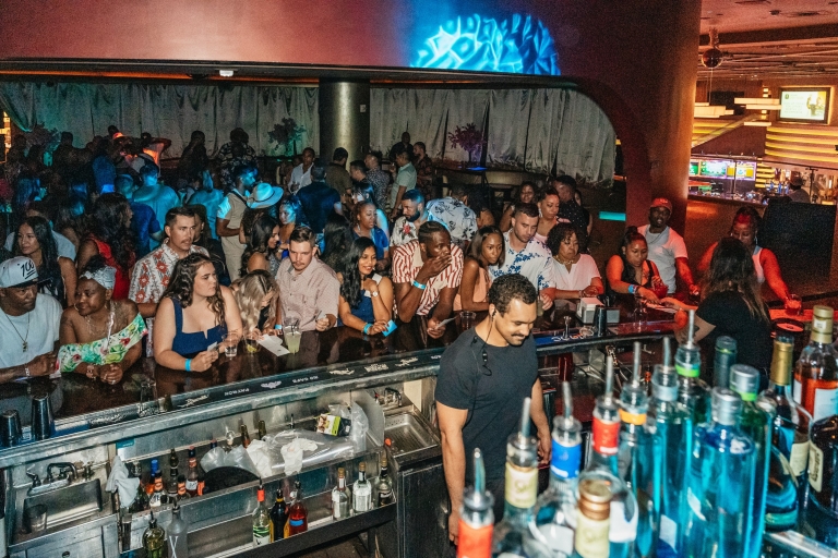 Las Vegas: Club Crawl con Party Bus y bebidas especialesPara chicas