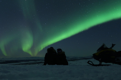 Disfruta del Espectáculo de la Aurora en la cima de la montaña con cena en tipi