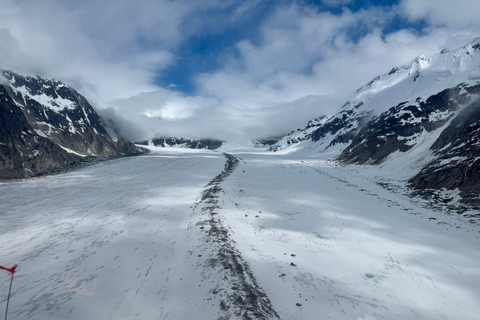 Juneau Helicopter Glacier Landing Tour Juneau Helicopter Glacier Landing Tour, Plus Seat (260lbs+)