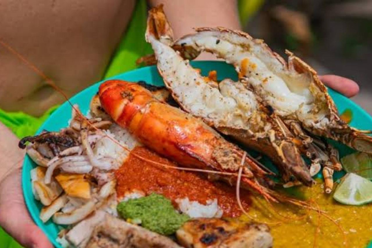 From Nungwi/Kendwa: Safari Blue Trip with Lunch & Sandbank