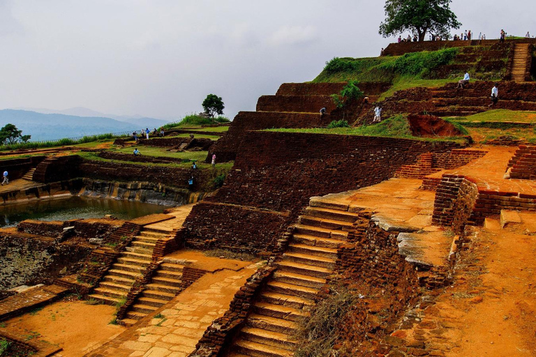 Kandy: Sigiriya & Dambulla Drop Tour by Car with Guide