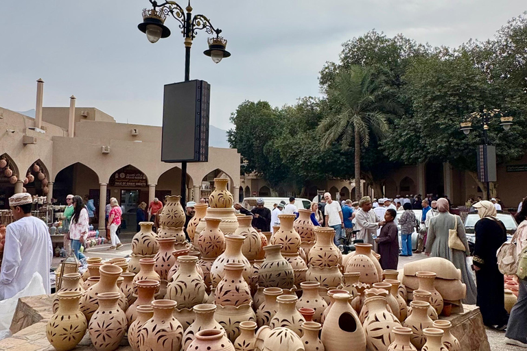 Nizwa, Al Hamra & Misfat Al Abriyeen: Guided tour in German.