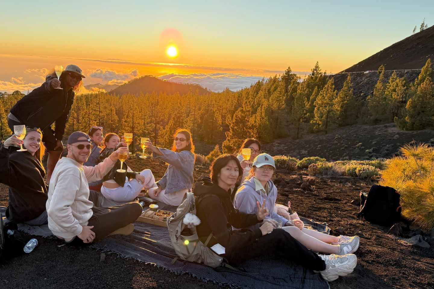 Teide: Small Group Sunset Adventure with Picnic & Stargazing