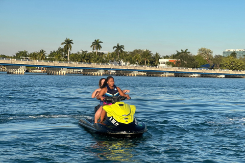 North Bay Village Miami: Aventura en moto acuática con paseo en barco