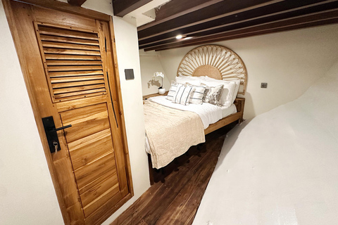 Labuan Bajo: 3-Day Komodo Sailing Tour Studio Cabin + Private Bathroom