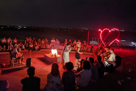 Marrakech: Dinner-Show in der Agafay-Wüste mit Kamelen und Sonnenuntergang