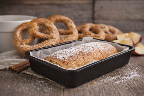 Salzburg: Apple Strudel and Pretzel Cooking Class with Lunch