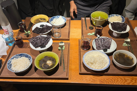 Seoul: Korean Heirloom Rice Cooking Class with Korean Liquor