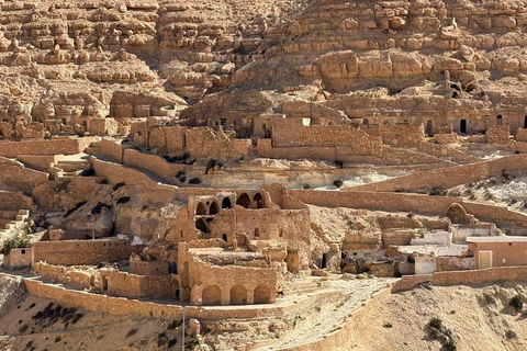 From Djerba/Zarzis: 2-Day Southern Tunisia Tour with Camp