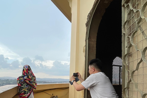 Kampala: Female-Guided Walking Tour