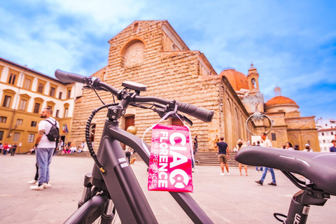 Florence : Tour de ville en E-Bike avec arrêt à la Piazzale Michelangelo