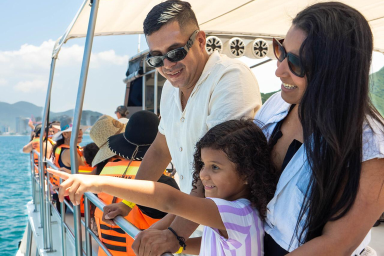 Santa Marta: Catamaran Bays Tour (optional Marine Center) Santa Marta: Catamaran Bays Tour