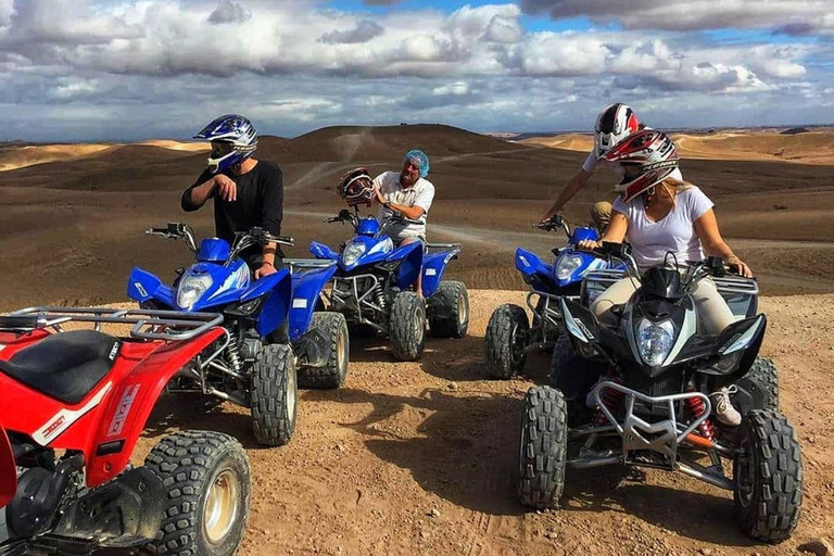 Marrakech: Tour del deserto di Agafay con quad, giro in cammello e cena