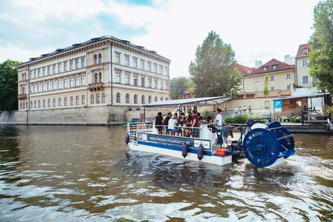 Prague : bateau à vélo : le vélo de la bière nageantRéservation de groupe