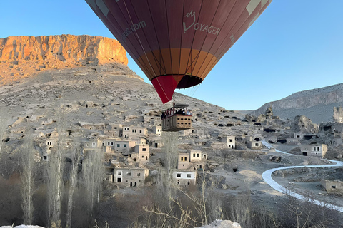 Volo in mongolfiera nelle 2 Valli della Cappadocia