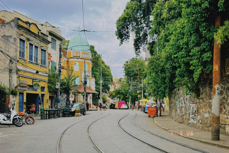 Rio Artistry: Santa Teresa Walking Tour & Free Art Workshop