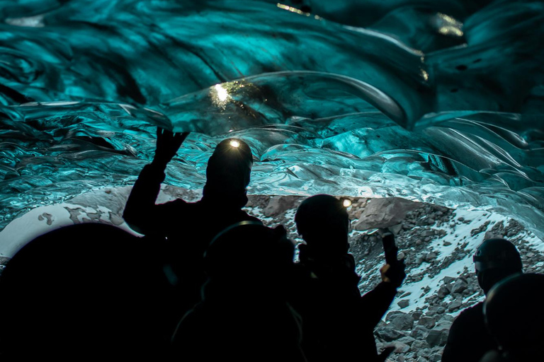 من جوكولسارلون: جولة كهف الجليد الأزرق في فاتناجوكولFrom Jökulsárlón: Vatnajökull Glacier Blue Ice Cave Tour