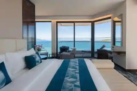 AIRPORT TRANSFER + STAY 5-STAR QUEEN ANN NHA TRANG HOTEL