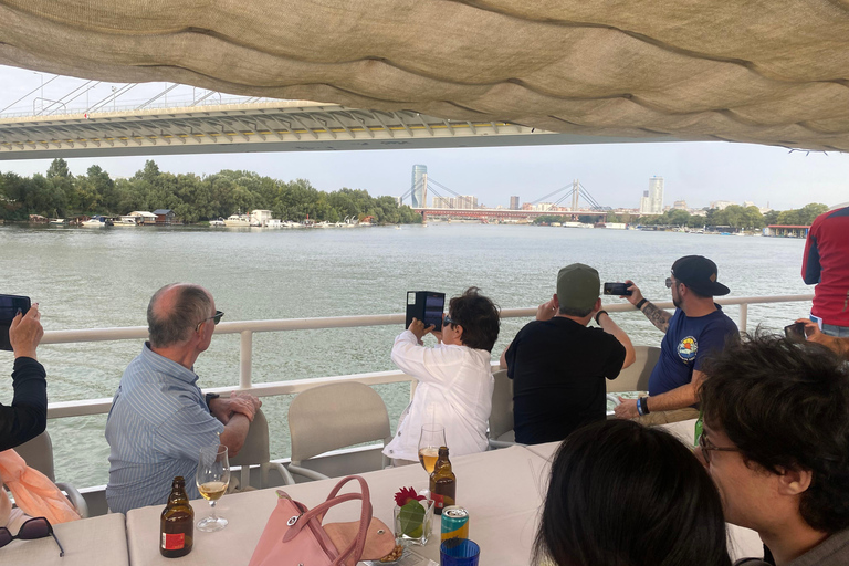 Belgrado: Cruzeiro ao pôr do sol em barco aberto com guia ao vivoBelgrado: Passeio de barco guiado pela cidade