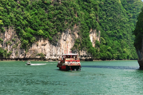 Phuket : Phang Nga, Hong et les îles James Bond en grand bateauExcursion d&#039;une journée en bateau dans la baie de Phang Nga