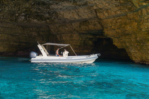 Exclusivo tour en barco privado Laguna Azul, Cuevas de Comino y Gozo