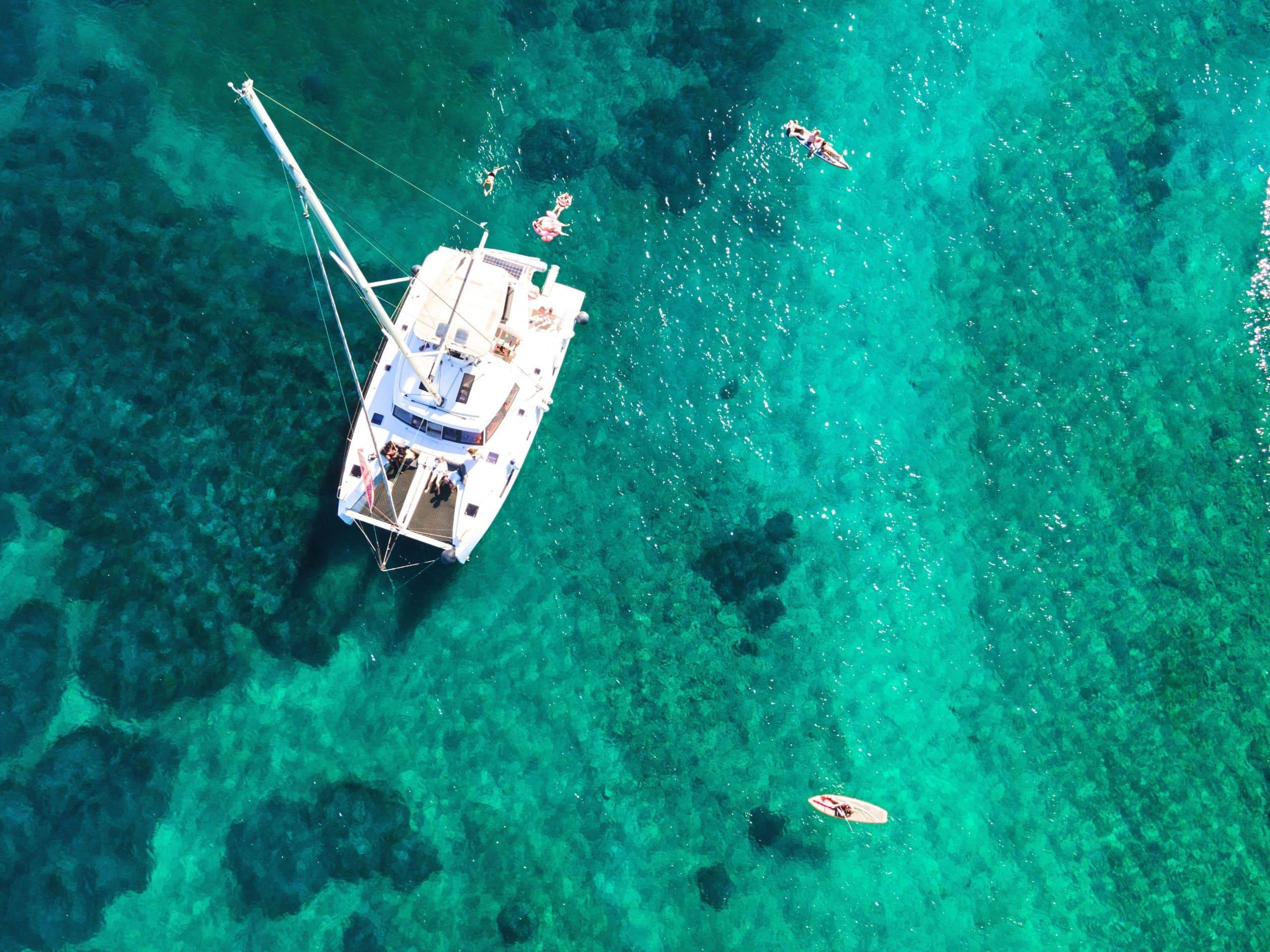 Rhodos: Luxus-Katamaran bei Sonnenuntergang mit offener Bar & Wasserspielzeug