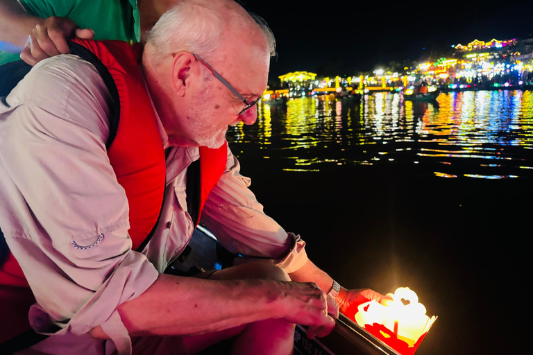 Hoi An/Da Nang: Private Lantern Boat With Release Lantern Hoi An/Da Nang: Private Lantern Boat With Realese Lantern