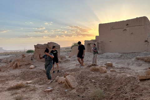 Aventure dans les sables rouges (balade en quad, balade à dos de chameau, maison du patrimoine)