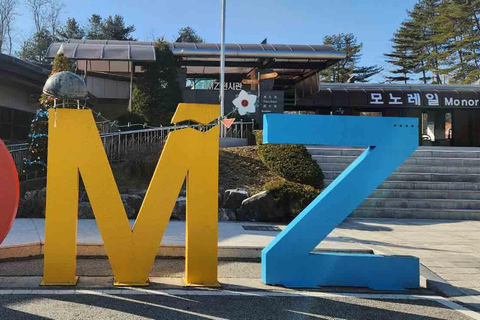 Private DMZ Tour & NK Defector Meet up (Suspension Bridge) Private DMZ Tour + NK Defector Meet Up