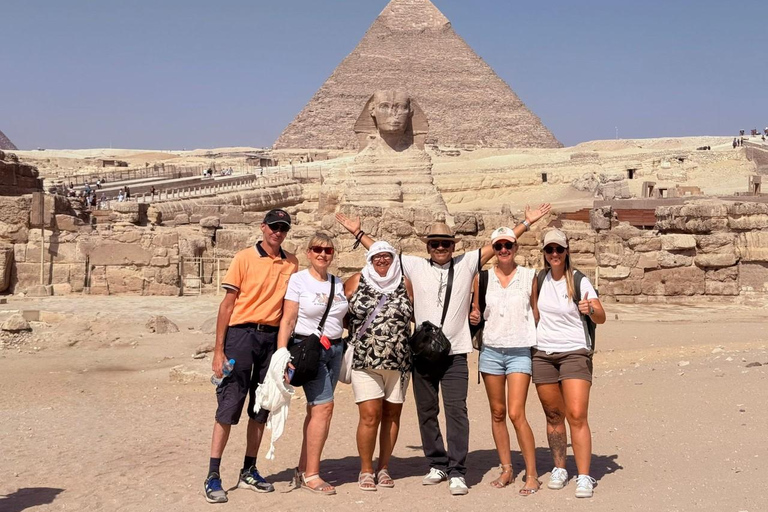 Hurghada: Viagem de um dia ao Cairo de avião, pirâmides, esfinge e museuEntrada para as Pirâmides de Gizé, a Esfinge e o Grande Museu Egípcio