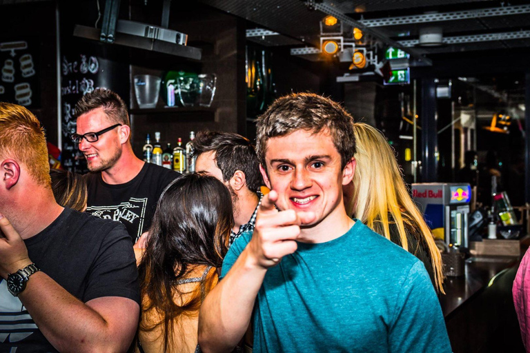 Stockholm: Bar Crawl met gids en VIP toegang