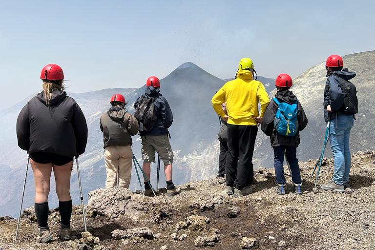 Etna: Krater Centralny (3340 m n.p.m.) z kolejką linową i jeepemEtna: wycieczka do krateru centralnego (3340)