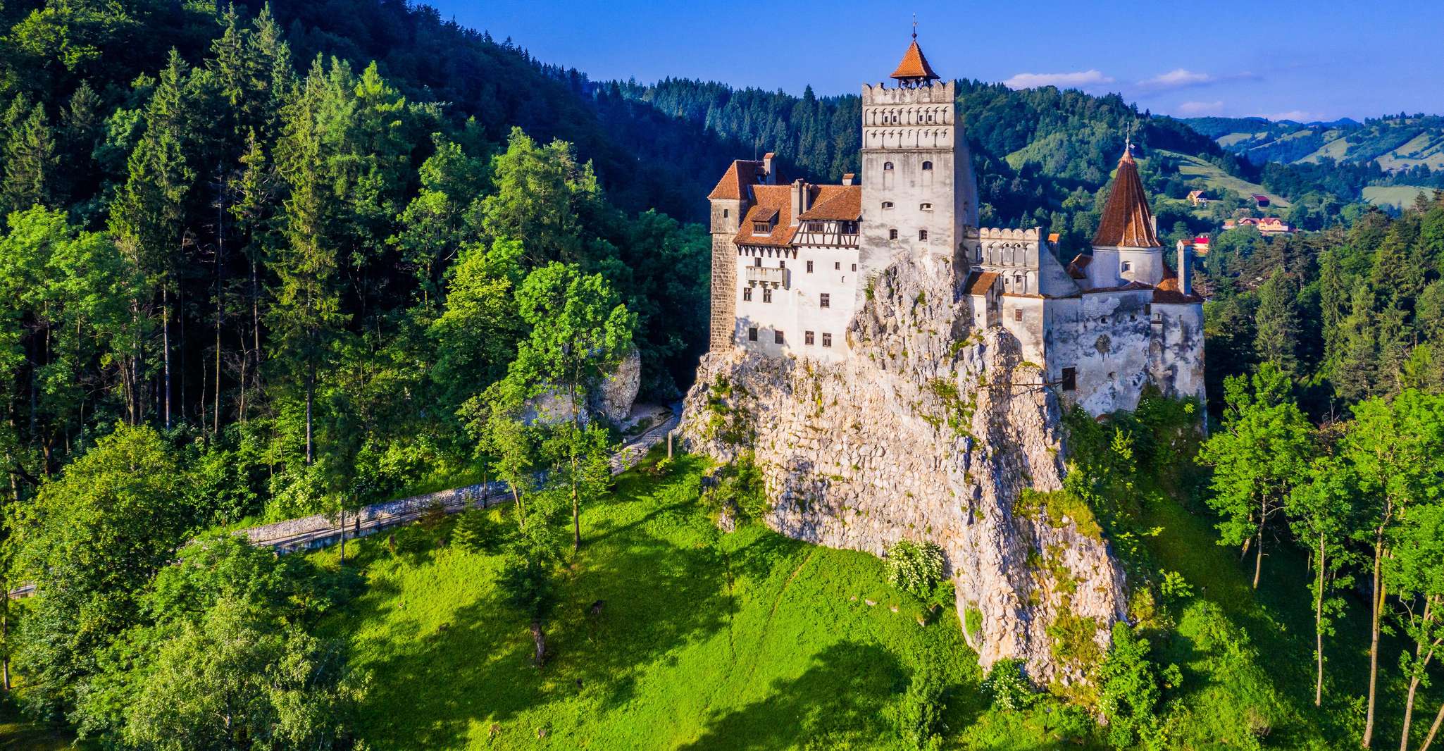 From Bucharest, Peles Castle, Brasov & Bran Castle Day Trip - Housity