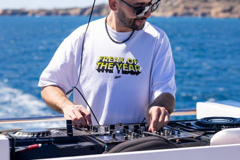 Ibiza: Half Day Pass at Ibiza Boat Club with Brunch & Drinks Bottomless Brunch Boat Party: General Admission