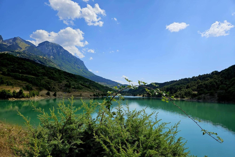 Berat: Tomorri Castle and Lakes of Dardha Day Trip
