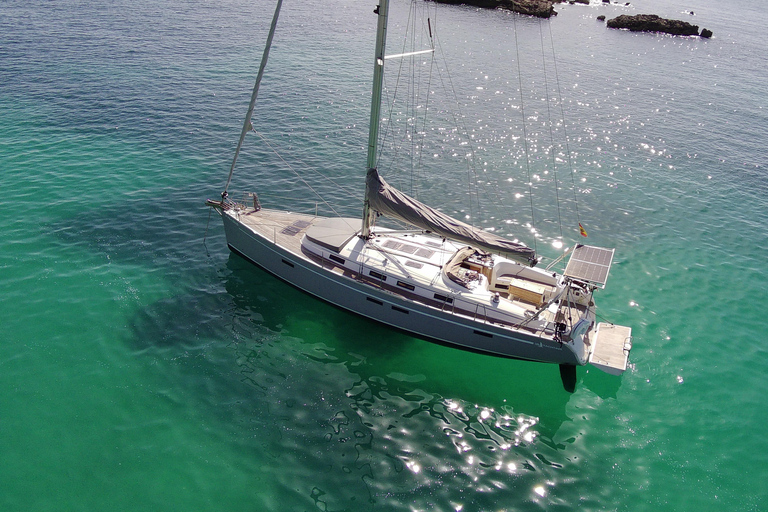 PALMA BAY : 4 HOUR PRIVATE TOUR WITH SAILING BOAT