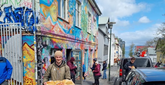 Reykjavik: Food Tour by locals