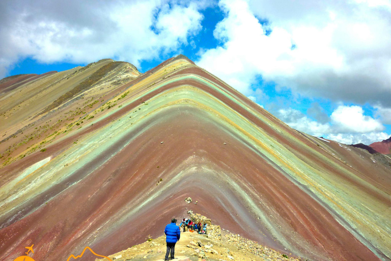 From Cusco: Day trip to the rainbow mountain and transfer to Puno From Cusco: Day trip to the mountain of colors and transfer to Puno