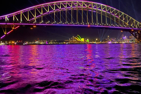 Sydney: VIVID Harbour Private Boat (15 people) Food & Drinks