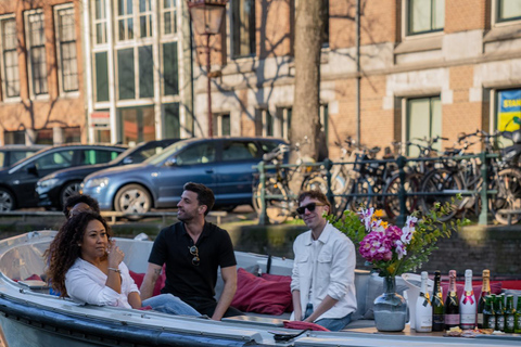 Amsterdam: Private Luxury Cruise with BBQ and Drinks Amsterdam: Private Canal Cruise with BBQ and Drinks