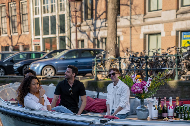 Amsterdam: Private Luxury Cruise with BBQ and Drinks Amsterdam: Private Canal Cruise with BBQ and Drinks
