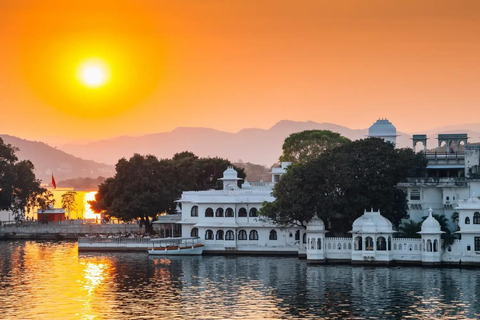 Full-Day Udaipur City Private Tour with Transport & Guide Tour with Private Car, Driver, Guide, Lunch & Entry Tickets