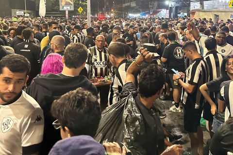 Rio de Janeiro: Enjoy a Botafogo soccer game with Locals Botafogo-São Paulo