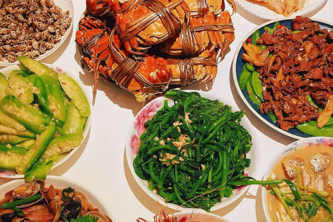 Shanghai: Yangcheng Lake Hairy Crab & Yellow Wine Tour