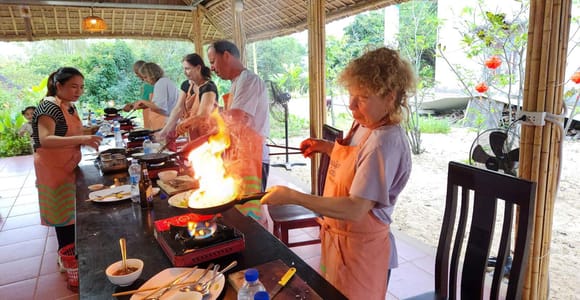 Hoi An: Market Tour, Cooking Class, and Coconut Boat Ride