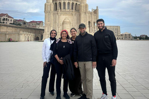 巴库：粉红湖、糖果山和贝什巴马格山之旅